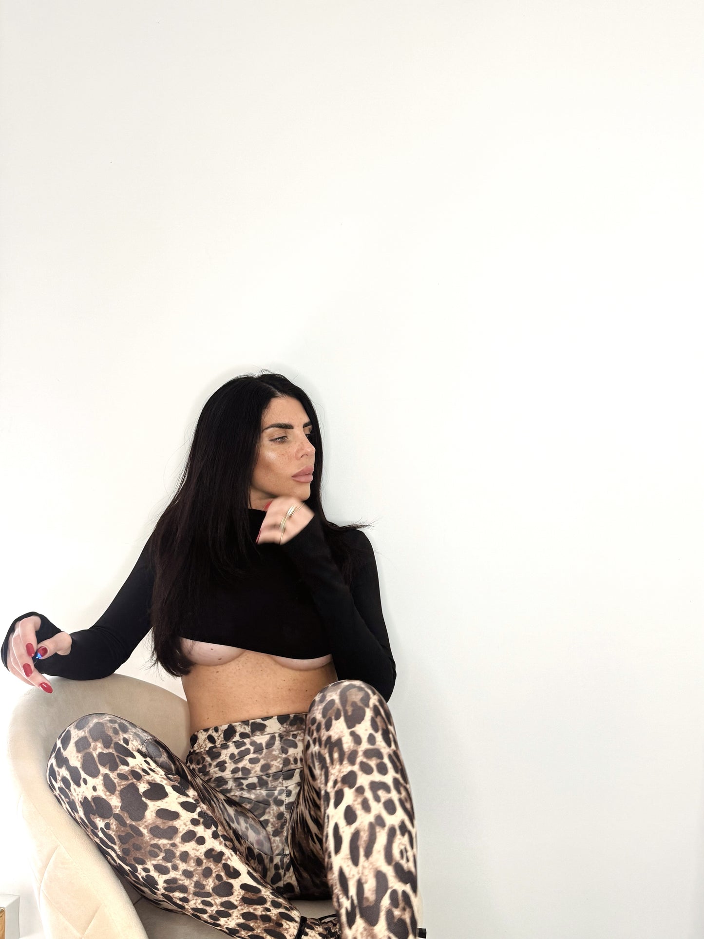 Top crop black
