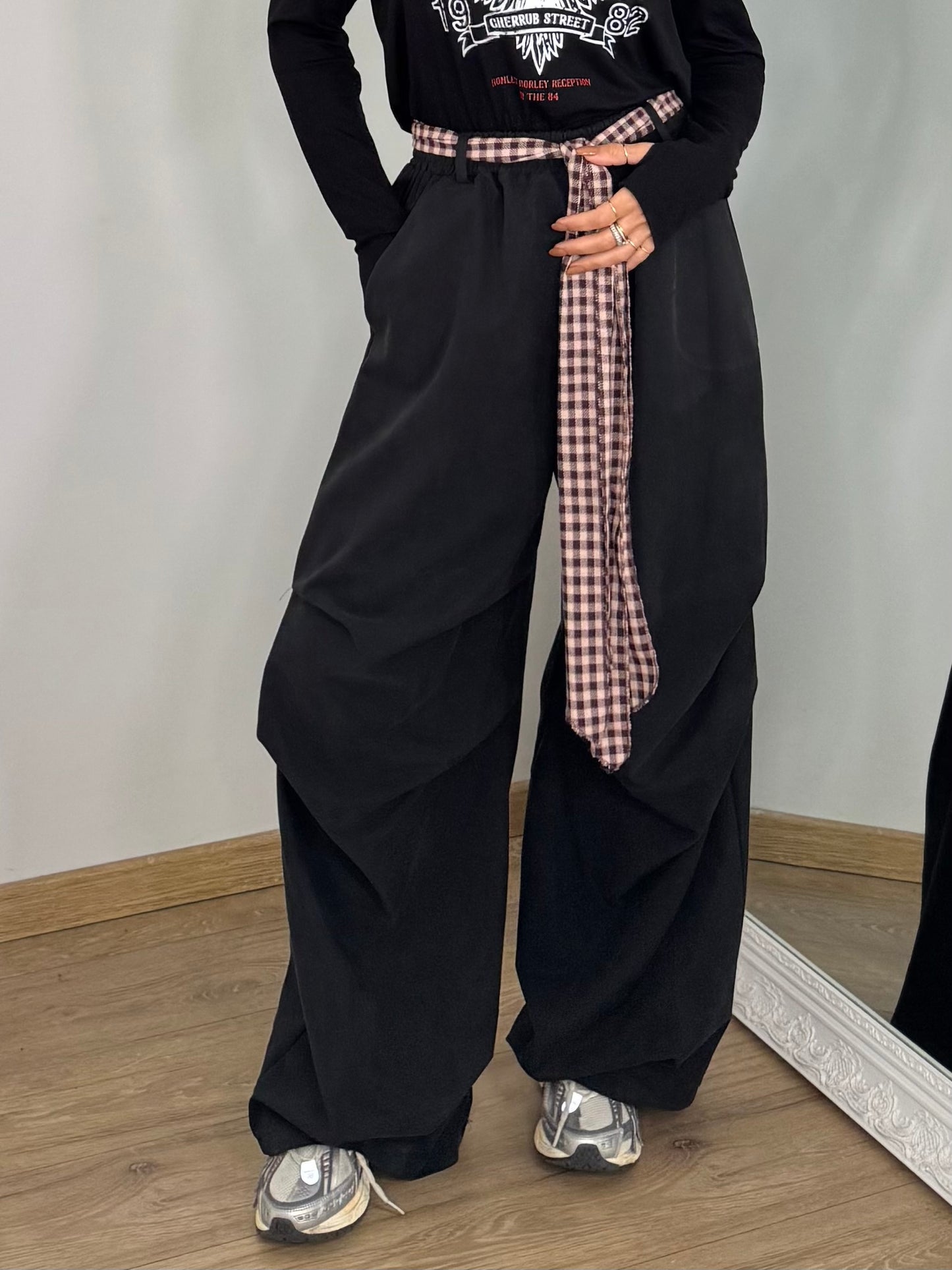 Pantaloni woody black