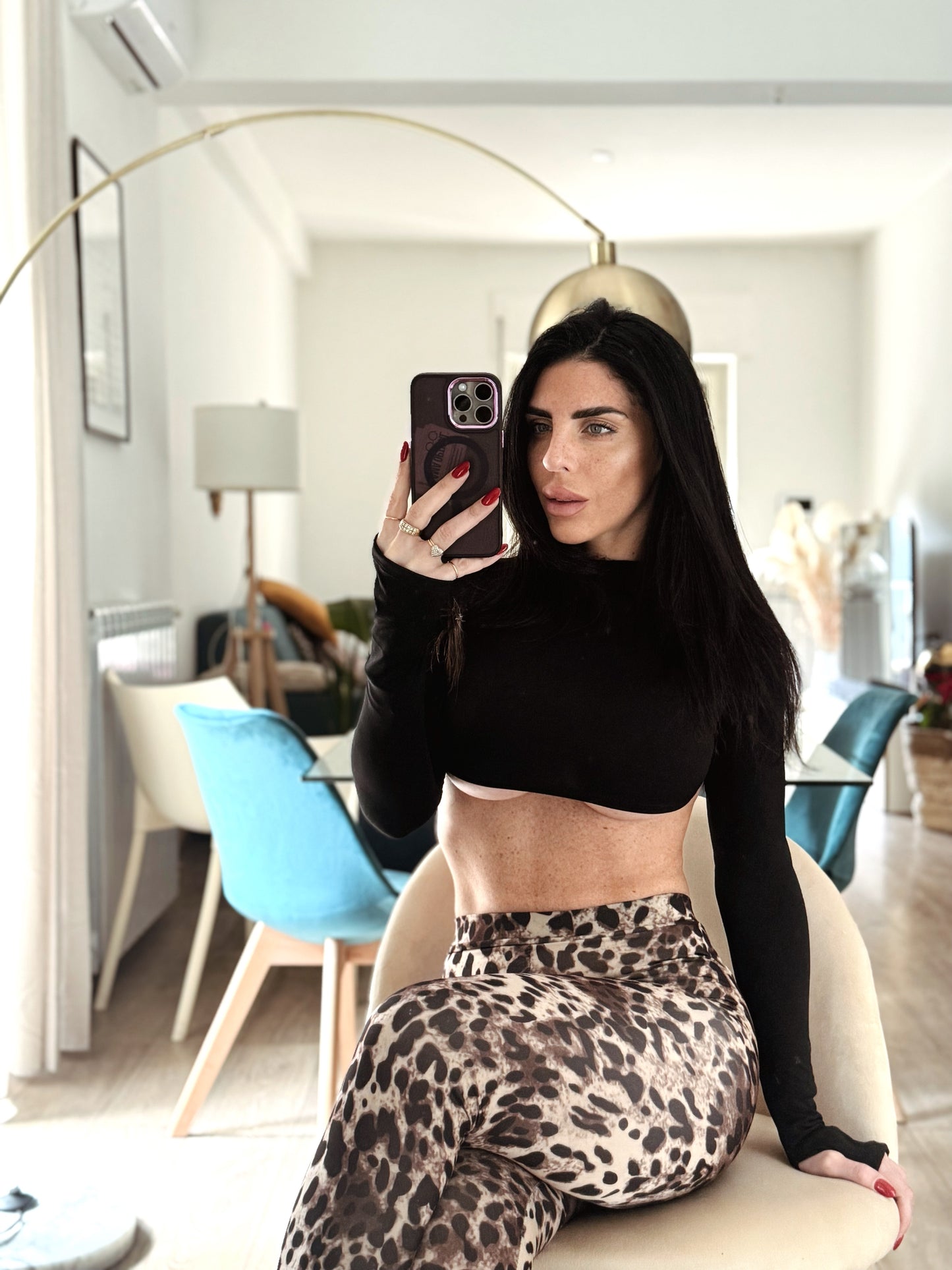 Top crop black