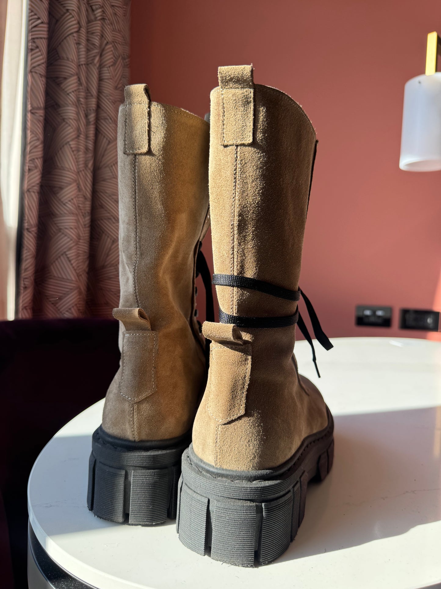 Stivaletti Fairmont in camoscio beige