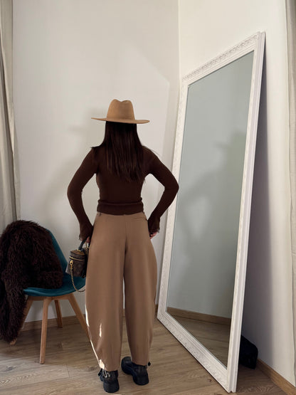 Pantaloni Camel Classic by lumina